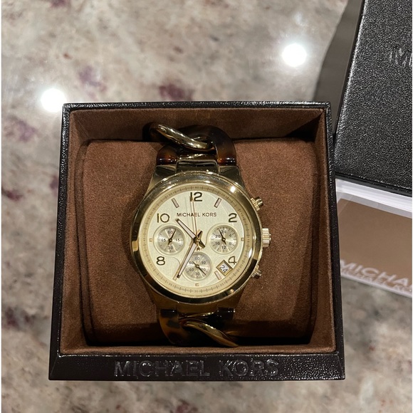 Michael KorsTortoise & Gold Chain Women’s Watch - Picture 3 of 6